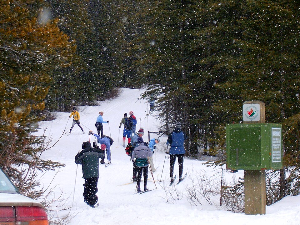 File:Skiing kananaskis 018.jpg